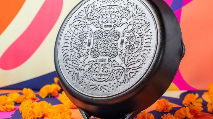 Día de los Muertos Cast Iron by Lodge