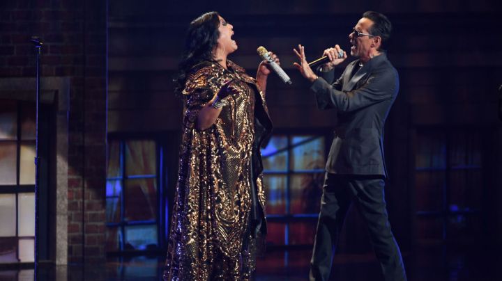 MIAMI, FLORIDA - NOVEMBER 14: EDITORIAL USE ONLY (L-R) La India and Marc Anthony perform onstage during the 25th Annual Latin GRAMMY Awards at Kaseya Center on November 14, 2024 in Miami, Florida. (Photo by Jason Koerner/Getty Images)