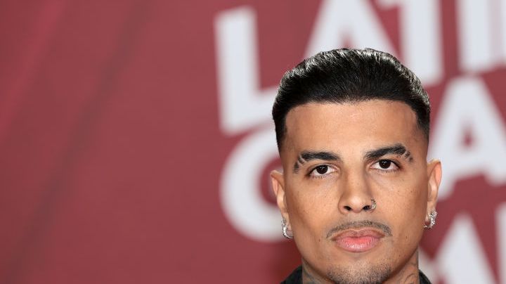 MIAMI, FLORIDA - NOVEMBER 14: Rauw Alejandro attends the 25th Latin GRAMMY Awards at Kaseya Center on November 14, 2024 in Miami, Florida. (Photo by Dimitrios Kambouris/Getty Images for The Latin Recording Academy)