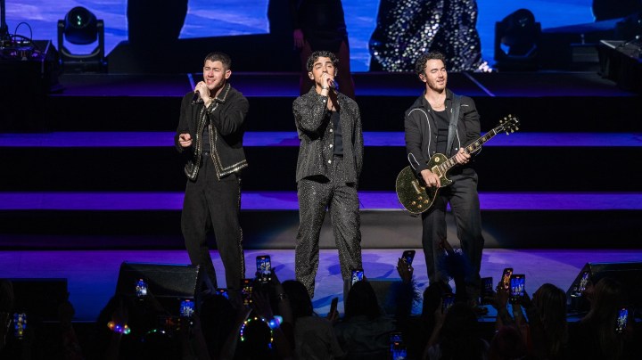 Jonas Brothers_Yaamava’