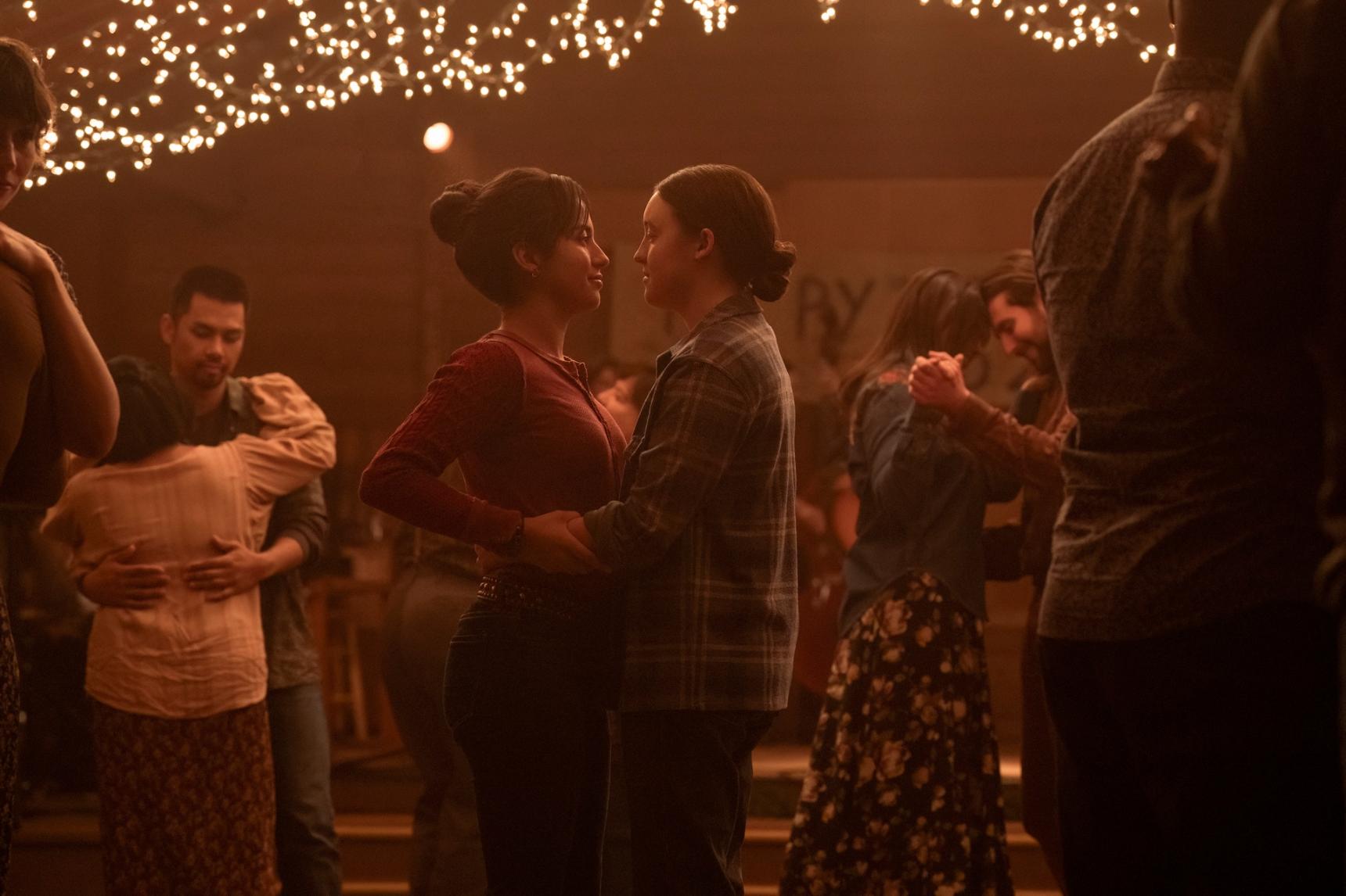 Isabela Merced and Bella Ramsey in The Last of Us season 2