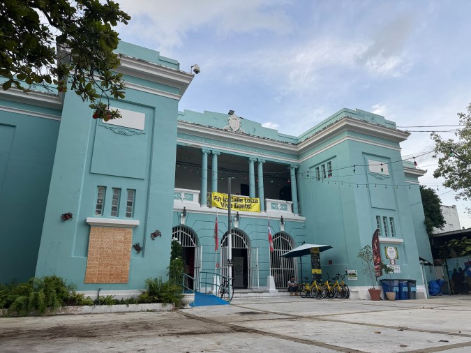 Taller Comunidad La Goyco in Santurce, a community space where bomba workshops bring together students of all ages to keep the tradition alive