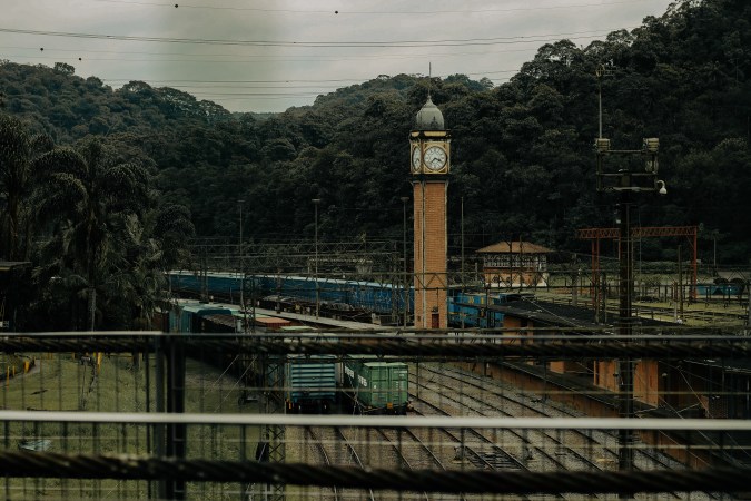 Pictured: The Clock Tower, seen from the Mãe Bridge, a legacy of English culture very present in the village. It was used to regulate the schedule of trains and railway employees. Credit: Mariana Rosetti