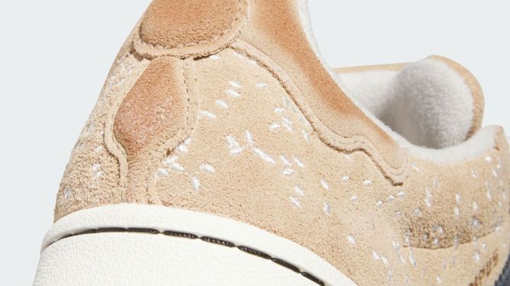 Adidas Día de Muertos sneaker 2025