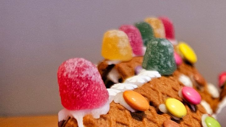 Shutterstock: 2669266307