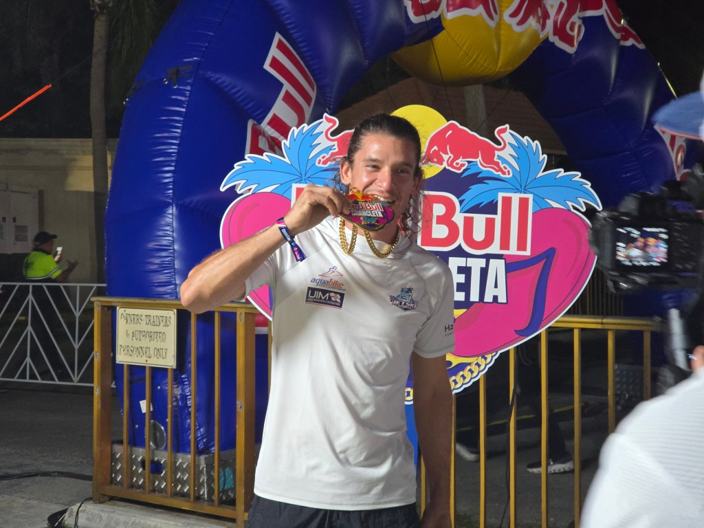 Red Bull Chancleta Run winner