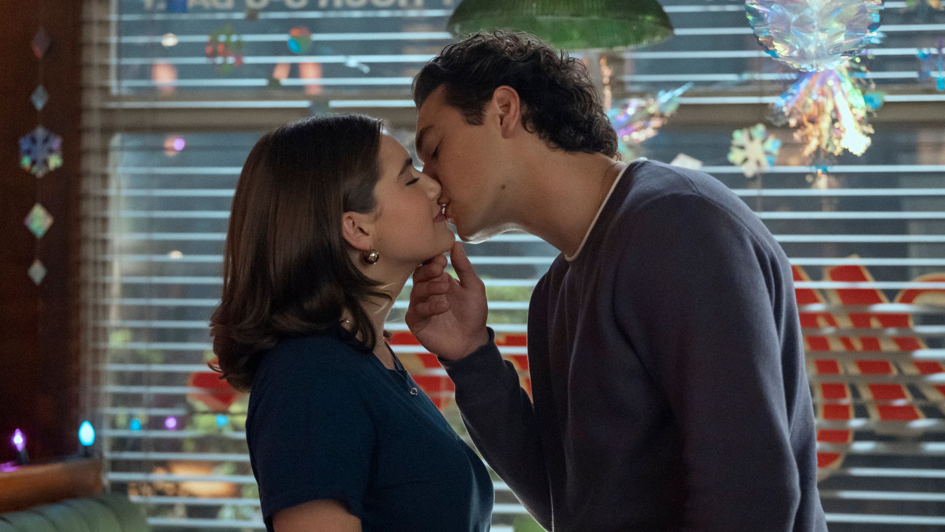 ¿Hay latinos en el 'Off Campus' de Prime Video?