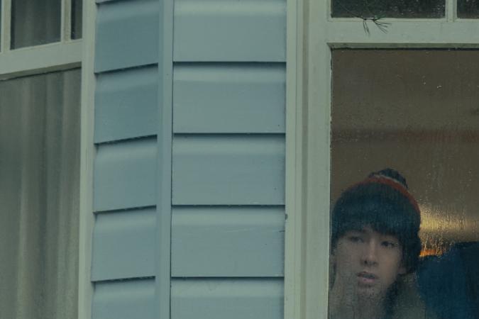 The Last House. (L-R) Noah Alexander Sosnowski as Graham, Wagner Moura as Jason, Greta Lee as Ann, Riley Chung as Ruth in The Last House. Cr. Chris Baker/Netflix © 2026
